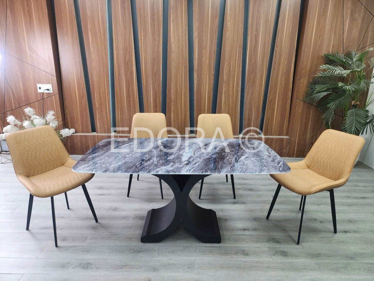 Bàn ăn 4 ghế thanh mảnh BK028