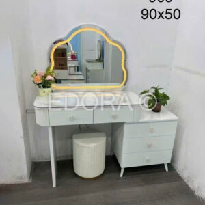 Bàn trang điểm trắng tinh khôi TD909